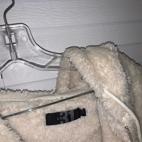 Fuzzy hoodie - Picture 3 of 3